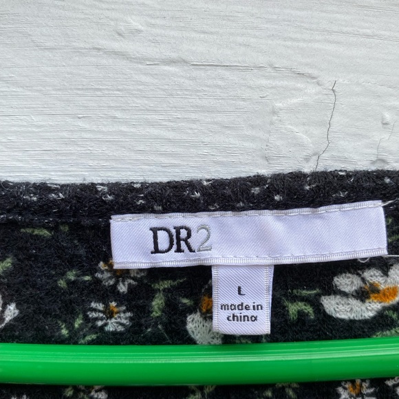 Black Floral Long Sleeve Soft Top Daisy - Picture 5 of 7